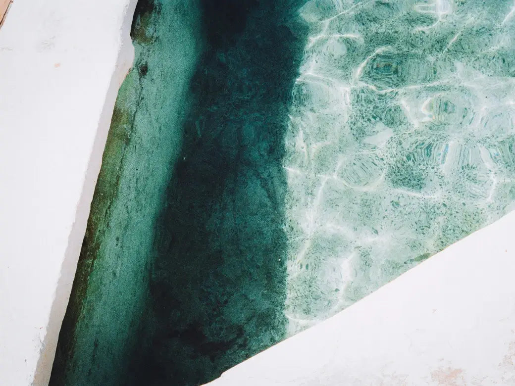 Una piscina non si pulisce da sola.